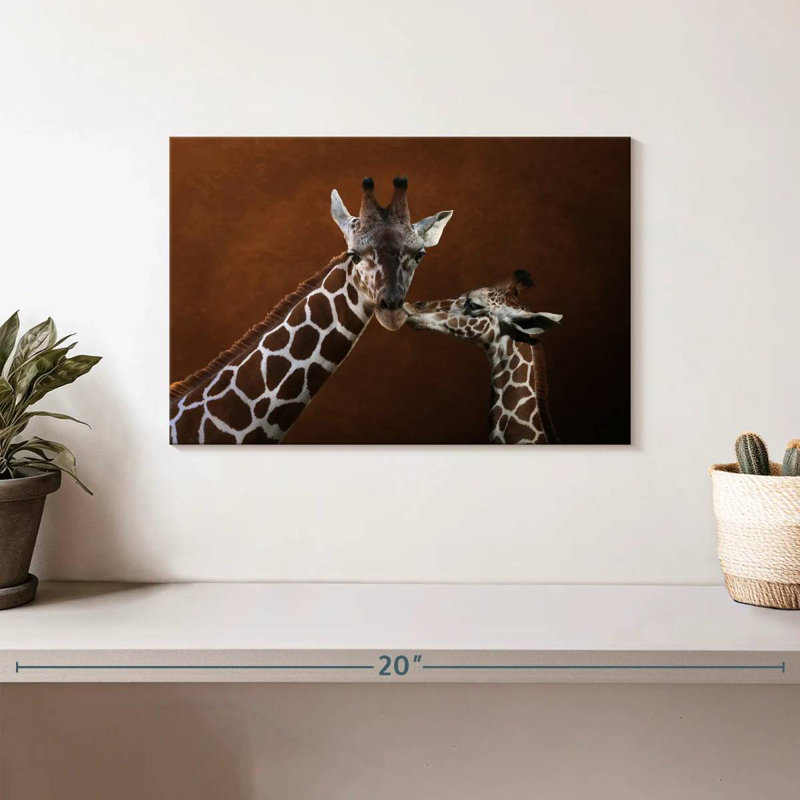 Girafe embrassant maman, H 8 po x l 12 po