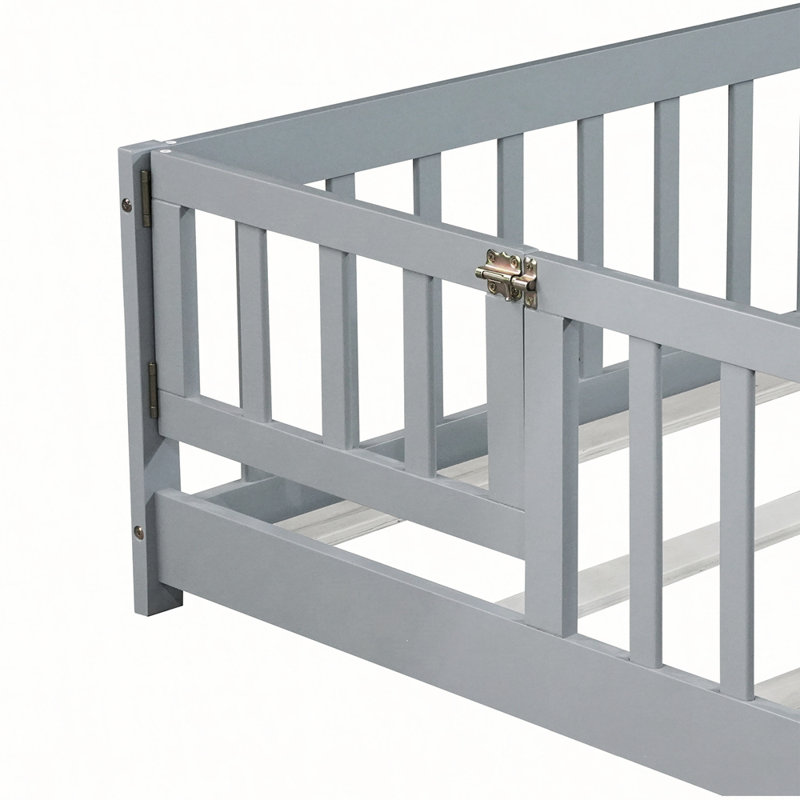 Lit au sol avec barrières de sécurité et porte, idéal pour un sommeil sécuritaire et confortable pour les enfants, des chambres compactes et un assemblage facile