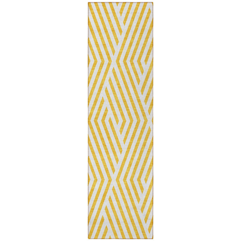 Tapis de couloir intérieur et extérieur géométrique lavable doré et blanc 8 pi HomeRoots