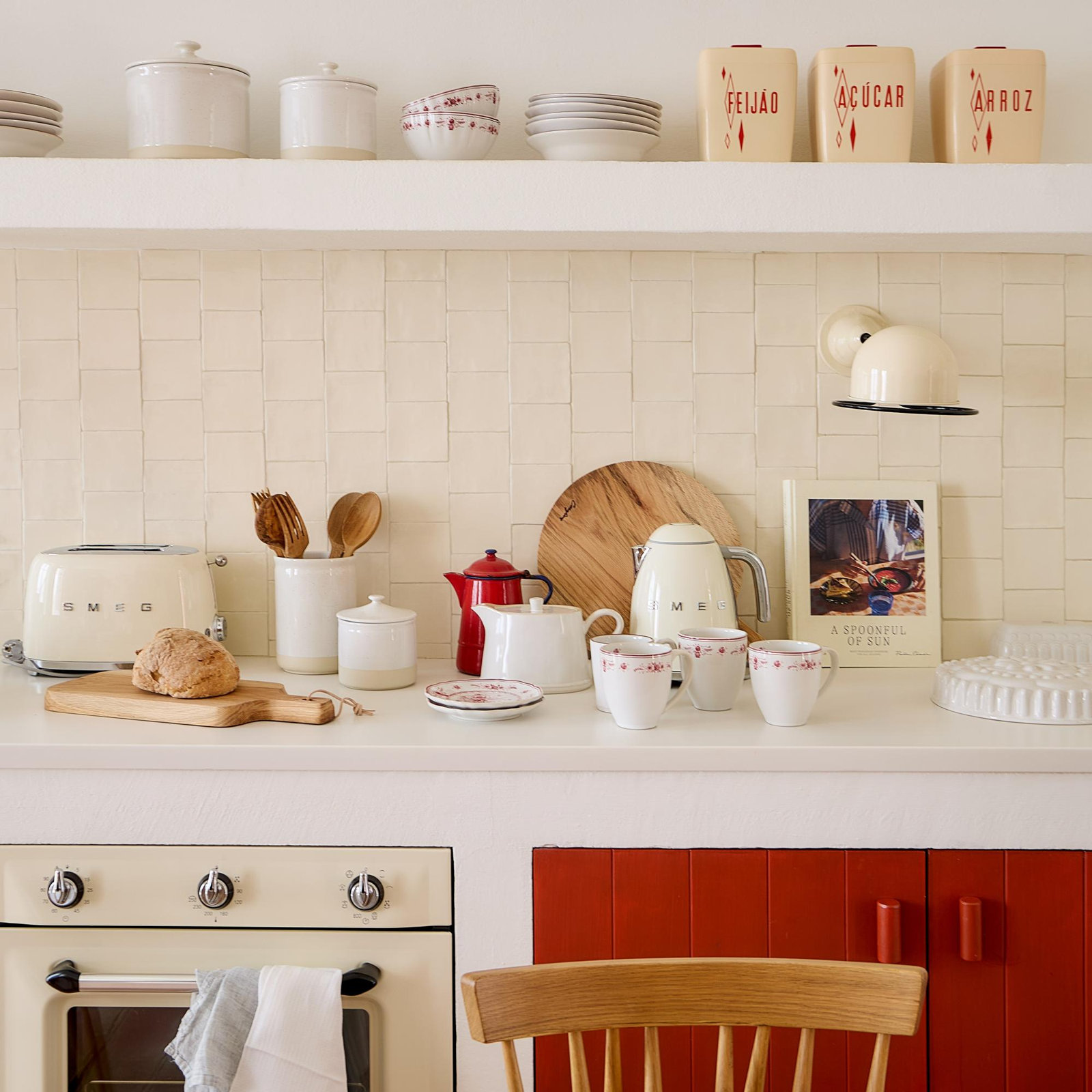 Vila Mug, White/Red
