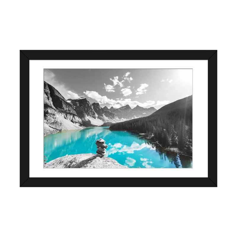 Uplifting Reflection - reproduction de photo sur toile tendue, Papier d'art encadré noir, Blanc, H 24 po x l 32 po x P 1 po