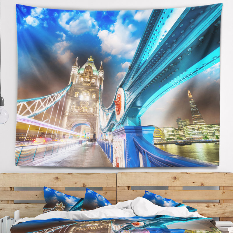 Paysage urbain nuit sur tower bridge à la tapisserie de londres, H 32 po x l 39 po