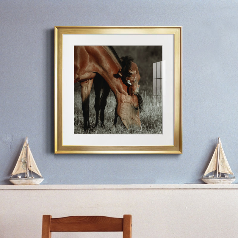 Un lien ininterrompu - photographie, Papier encadré doré, H 17,5 po x l 17,5 po x P 1,5 po