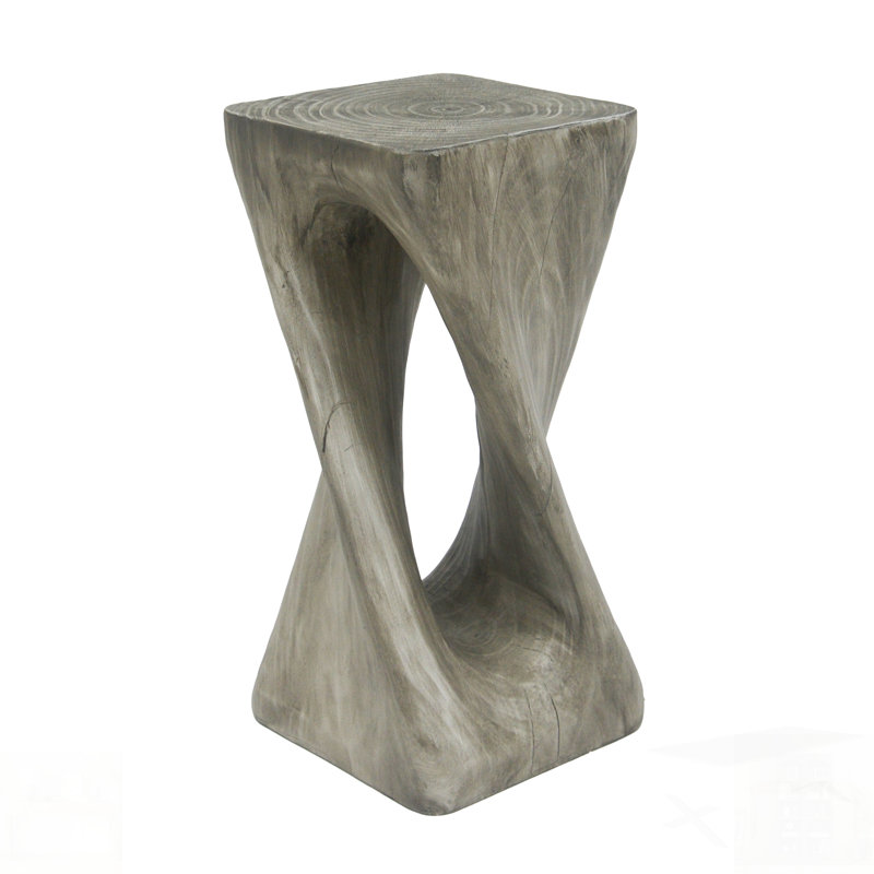 Table d'appoint d'extérieur en béton léger avec texture semblable au bois, idéale pour le patio, le balcon et la piscine