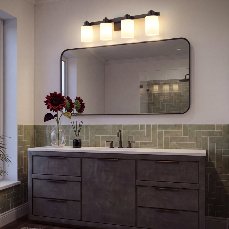 Éclairage pour salle de bain 4 lumières 32 po en bronze huilé avec abat-jour en verre givré blanc laiteux, luminaire pour salle de bain sur miroir