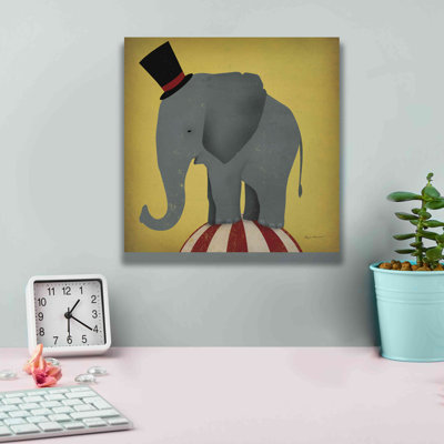 «Circus Elephant» par Ryan Fowler