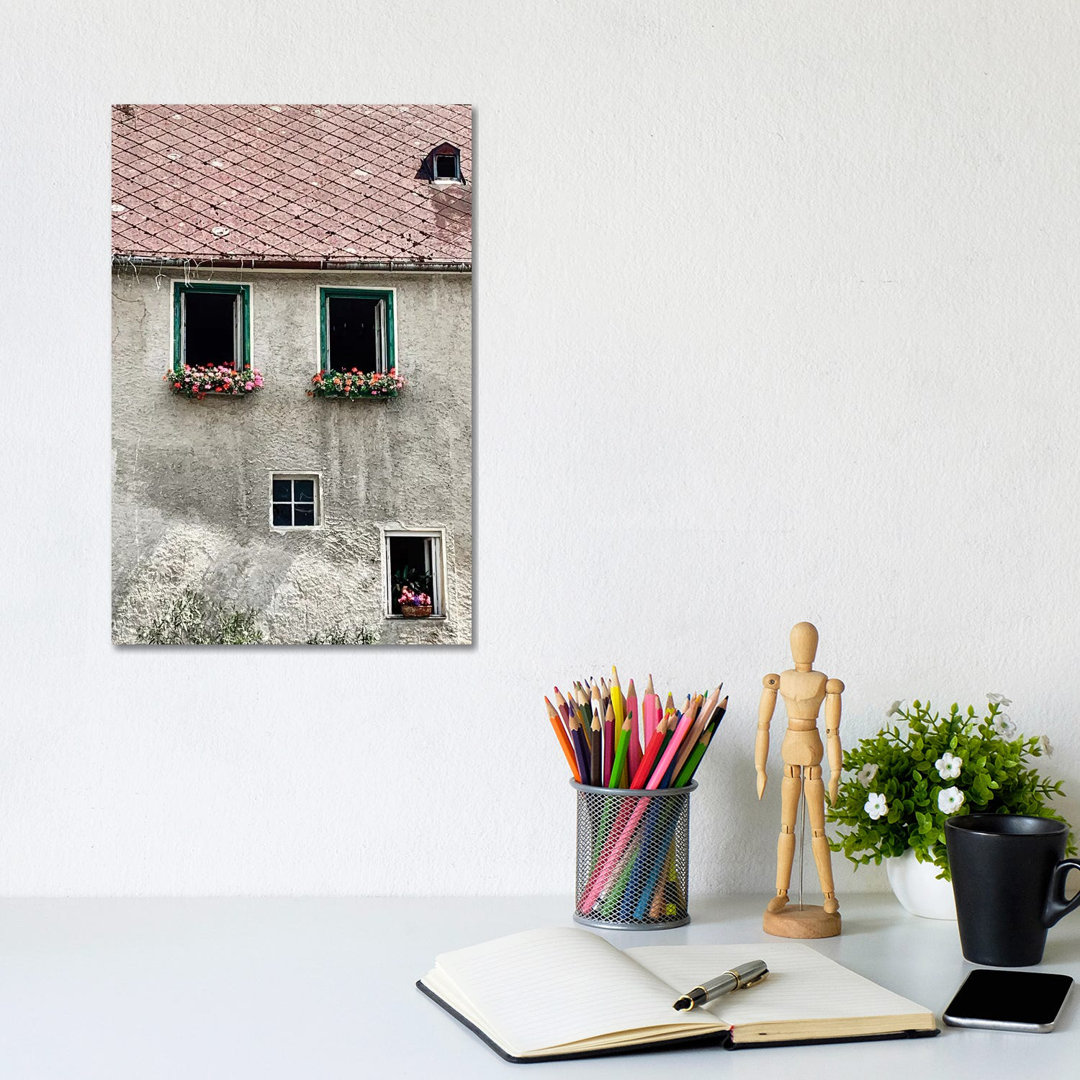 Europäisches Bauernhaus von Susan Vizvary - Galerie-umwickelte Leinwand Giclée auf Leinwand ohne Rahmen