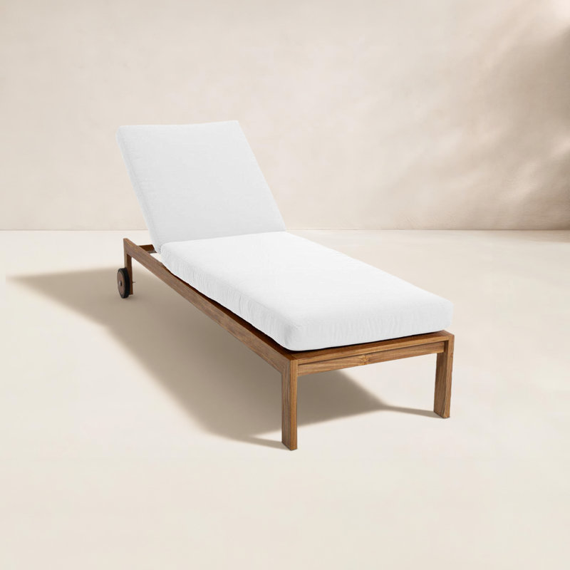Chaise longue d'extérieur en teck Uvita, Blanc