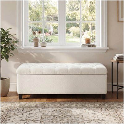 Élégant banc de repose-pieds blanc avec rangement spacieux et pieds en bois d'hévéa durables