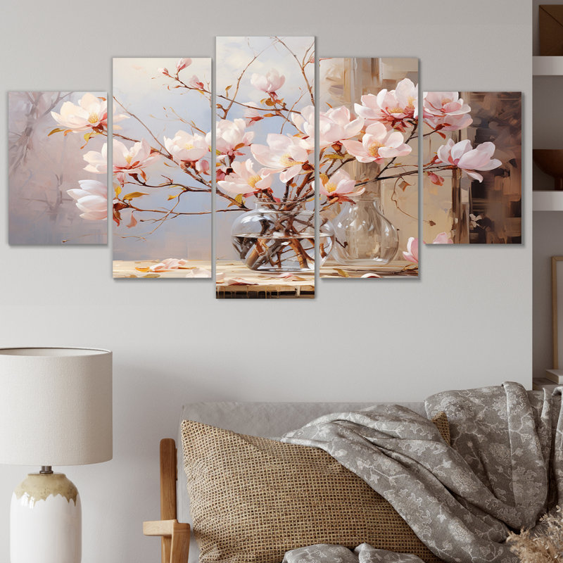 Impression romantique sur toile rose, beige et magnolia - 5 panneaux