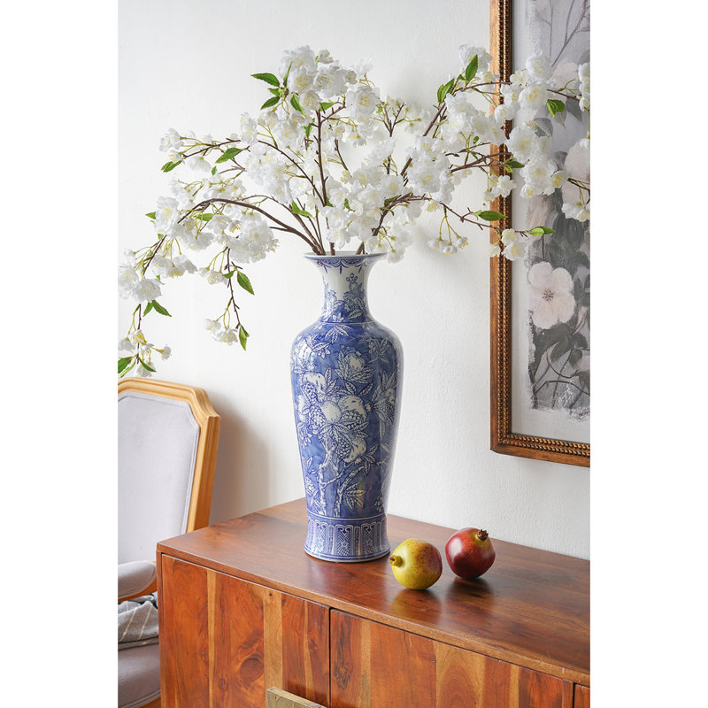 Vase au design contemporain, H 20,3 po x l 7,7 po x P 7,7 po