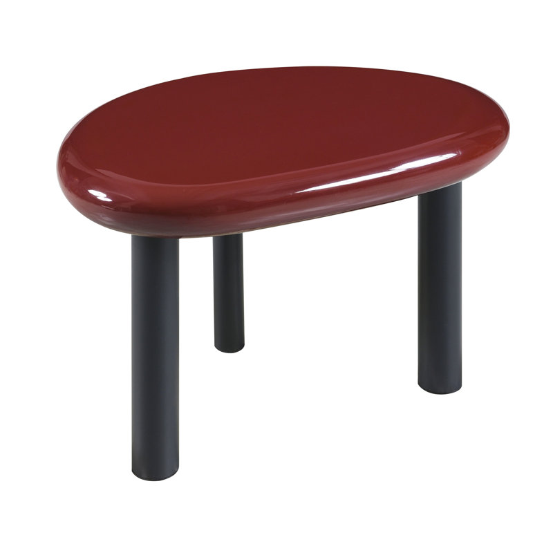 Table d'appoint rouge laquée brillante de style contemporain, plateau de 60 mm d'épaisseur, piètement en métal, charge maximale de 18 kg, profondeur de 39 cm, largeur de 53,5 cm, hauteur de 36 cm.
