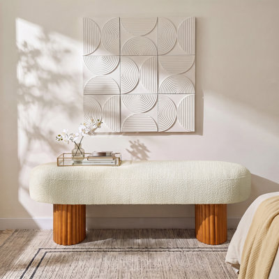 Banc de chambre moderne de 146 cm de large, recouvert de chenille, avec pieds en bois massif cannelé