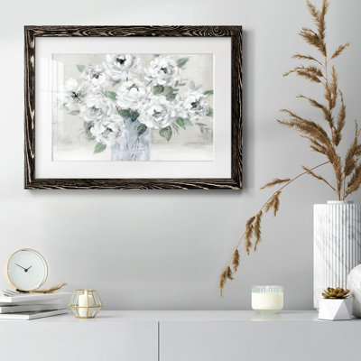Tender White Roses, reproduction encadrée sur papier