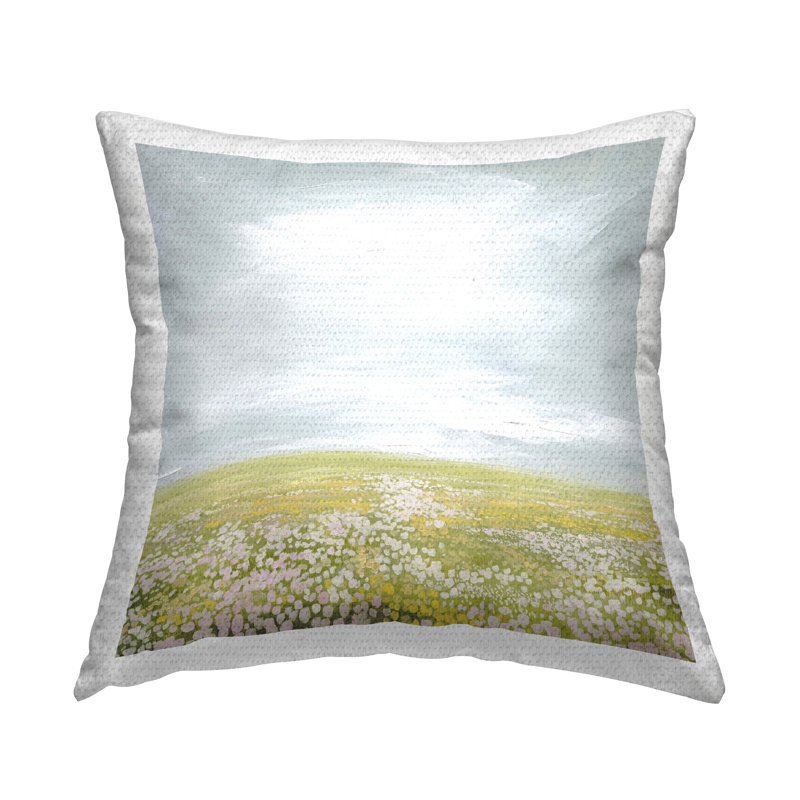 Coussin décoratif imprimé Vast Spring Meadow par Grace Popp