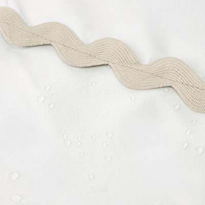 Scalloped Woven Fabric Shower Curtain