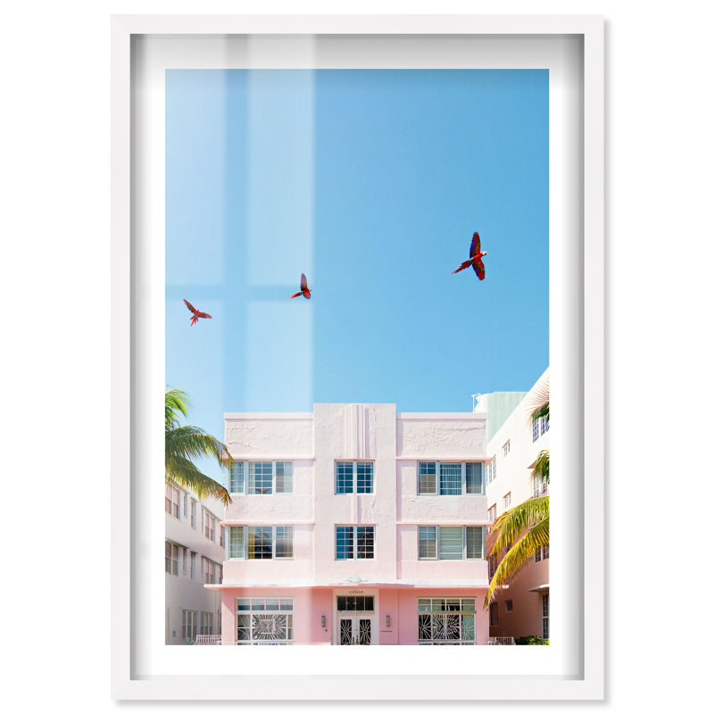 «Deco Dreams Aloft Shadowbox» par Notoriart, H 46 po x l 31 po, Blanc