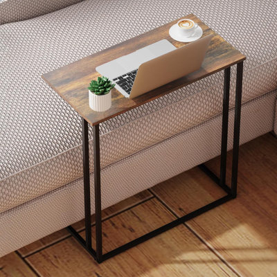 Table de bout industrielle en forme de C avec structure en métal, table basse compacte pour le salon, la chambre à coucher, le bureau et les petits espaces