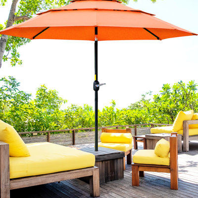 Parasol de patio orange de 9 pi. 3 avec un design pratique. Ouverture de la manivelle et réglage de l'inclinaison. Convient à une terrasse, une cour ou une pelouse. 3 ventilés. Pole. 13,11 lb 92,5 po de hauteur pour une protection extérieure sans effort
