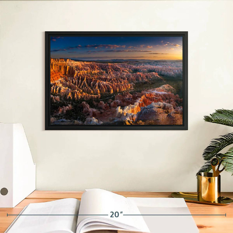 Bryce Canyon At Dawn, Cadre flottant noir, 13 po x 9 po