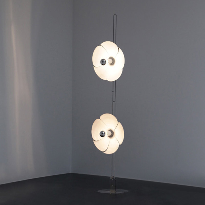 Lampes sur pied en fer blanc
