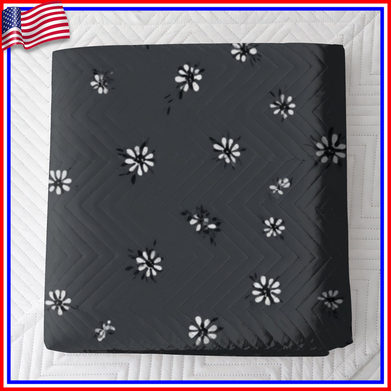 Black White Daisies Quilted Bedspread All Sizes, Twin