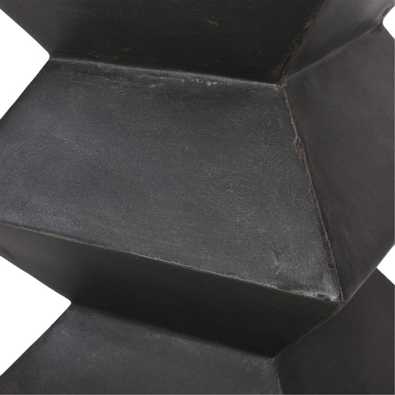Table d'appoint charmante en béton avec motif géométrique