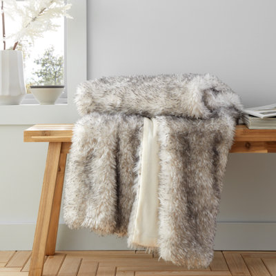 Arctic Fox Cosy Faux Fur Blanket Throw