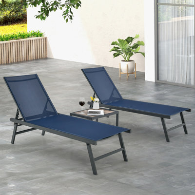Chaise longue inclinable 62 po avec table Desray