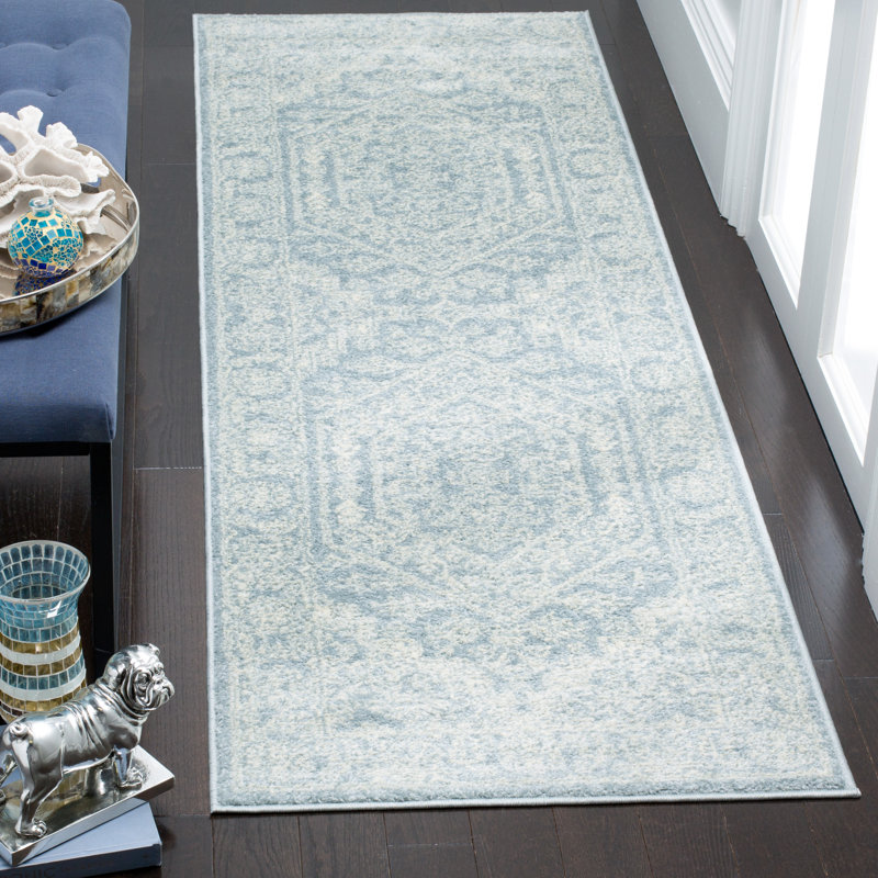 Tapis oriental de couleur sauge / ivoire Arrietty, Tapis de couloir 2 pi 6 po x 8 pi, Slate/Ivory