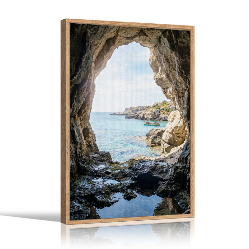 «Rocky Cave» sur toile turquoise et bateau, H 24 po x l 18 po