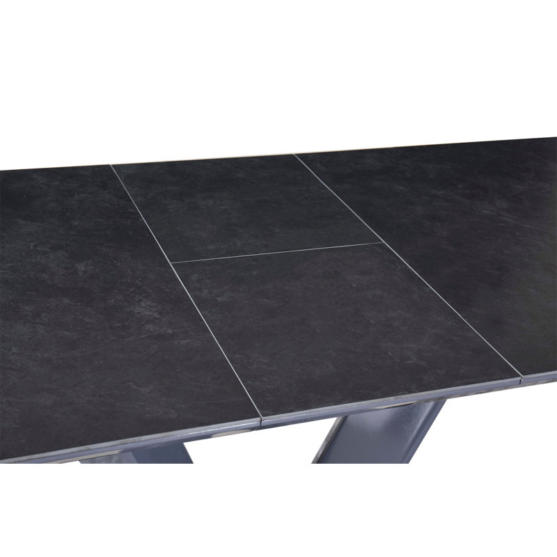Table de salle à manger moderne de luxe à finition noire avec table extensible 5 pièces et 4 chaises d'appoint avec revêtement en similicuir gris et base en chrome