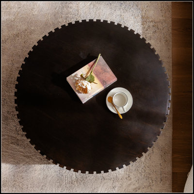 Table basse ronde en forme de piédestal robuste fabriquée à la main en forme d'olive pour les salons modernes