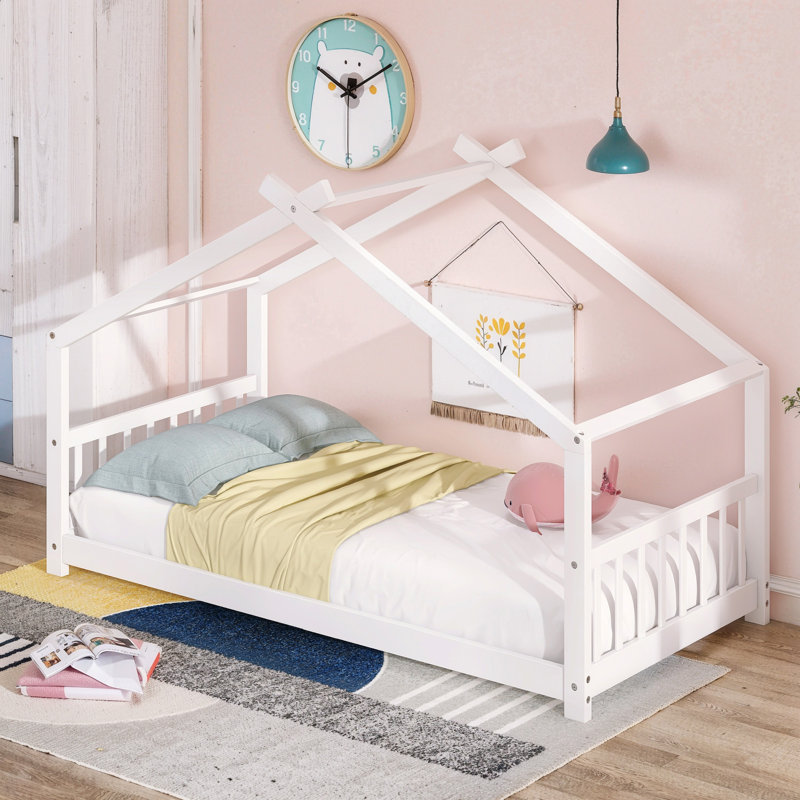 Lit simple pour la maison, Blanc