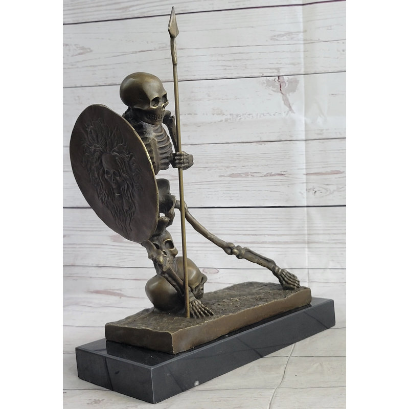 Sculpture Shalisa Skeleton Warrior avec bouclier et lance