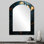 Élégant motif géométrique foncé doré et noir - grand miroir mural asymétrique, miroir unique arche moderne, impression d'art en métal