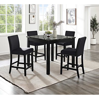 Repose-pieds carré en faux marbre à hauteur de comptoir avec 4 chaises hautes, revêtement en velours et chaises coussinées 5 pièces Contemporary Essence