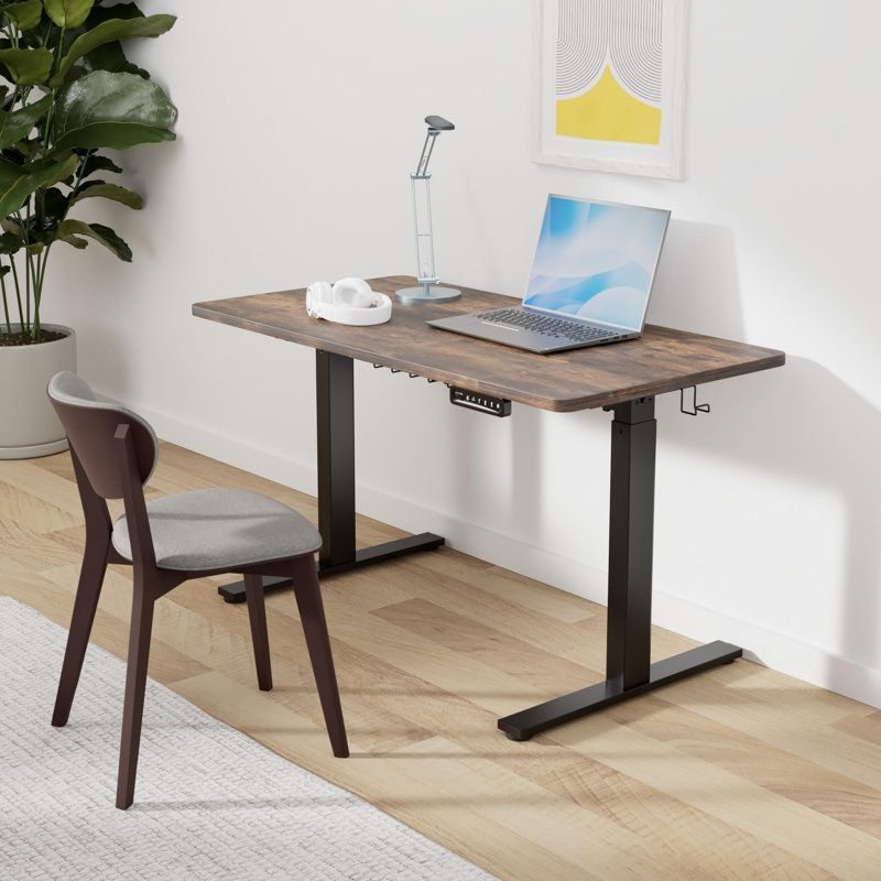 Bureau debout - Bureau électrique à hauteur réglable avec contrôleur de mémoire, H 46 po x l 63 po x P 24 po, Brun/rouge