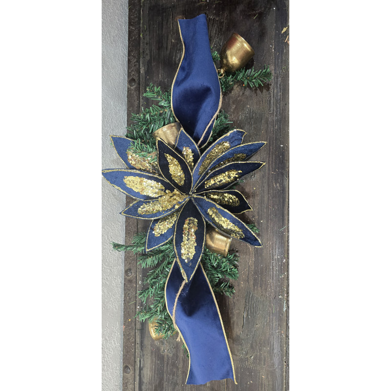 Pièce maîtresse de poinsettia bleu marine