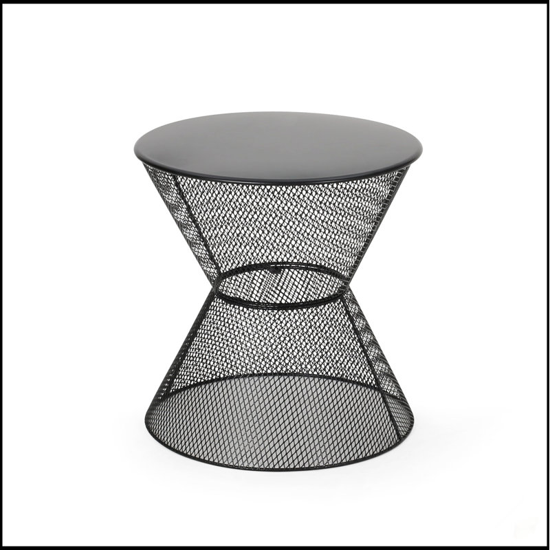 Table d'appoint Nevada avec un design en maille audacieuse et une structure en fer robuste, parfaite pour la vie en plein air et les réceptions.