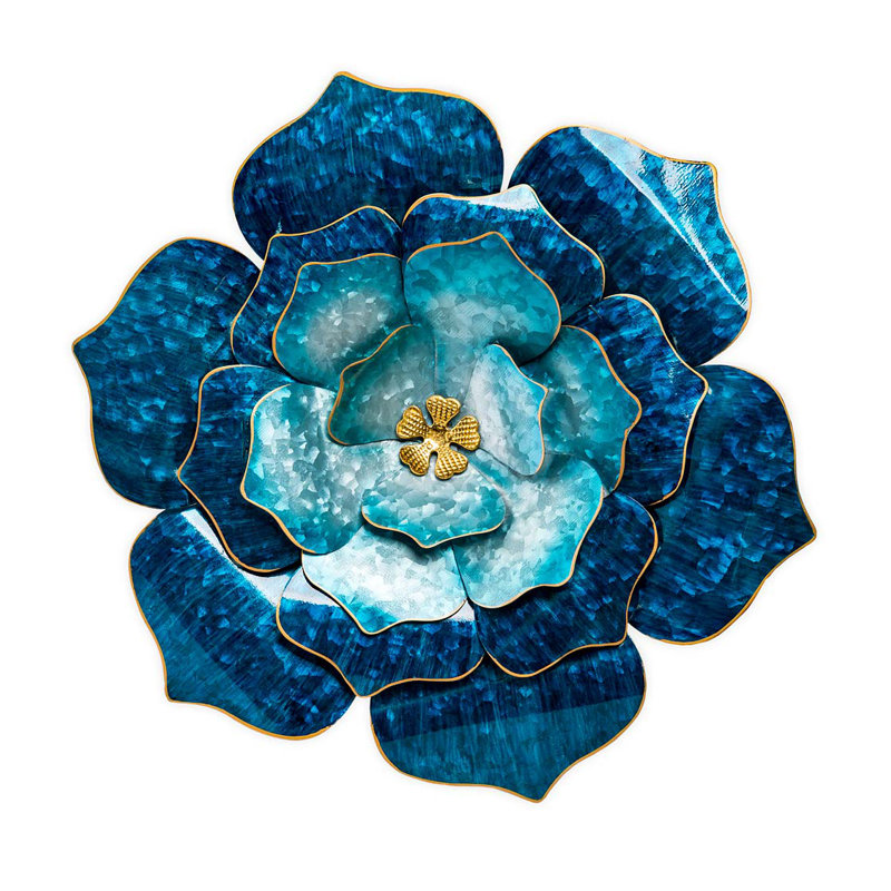 Décoration murale fleur en métal avec centre doré