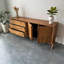 Meuble télé avec rangement en vieux bois d'orme de style wabi-sabi