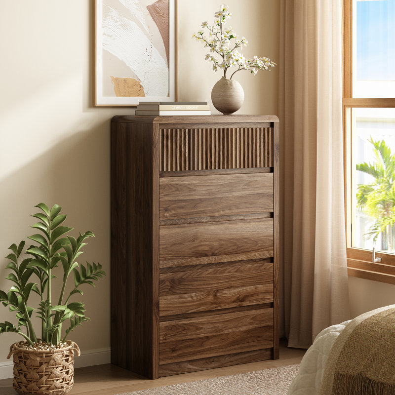 Commode moderne à 5 tiroirs cannelés pour chambre à coucher, commodes hautes de 48,4 po et commodes, Brun