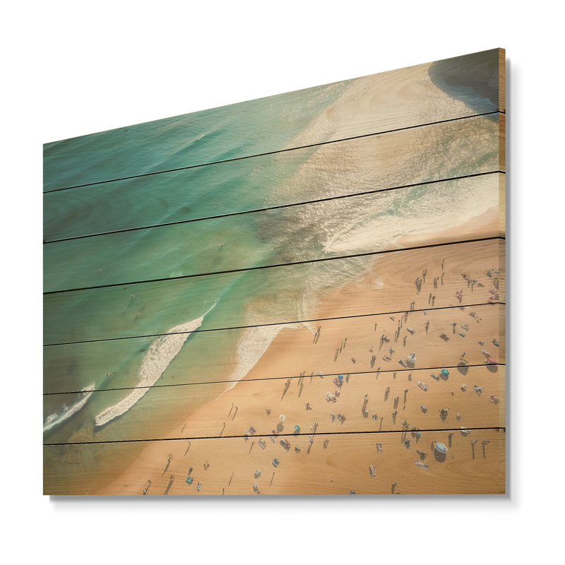 Green Coastal Waves vue aérienne III - plage et océan sur bois, H 10 po x l 20 po