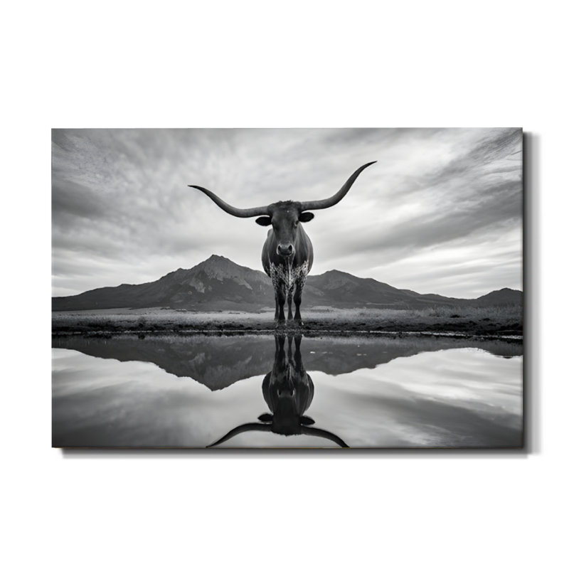 «Majestic Reflection», art encadré de taureau longhorn noir et blanc