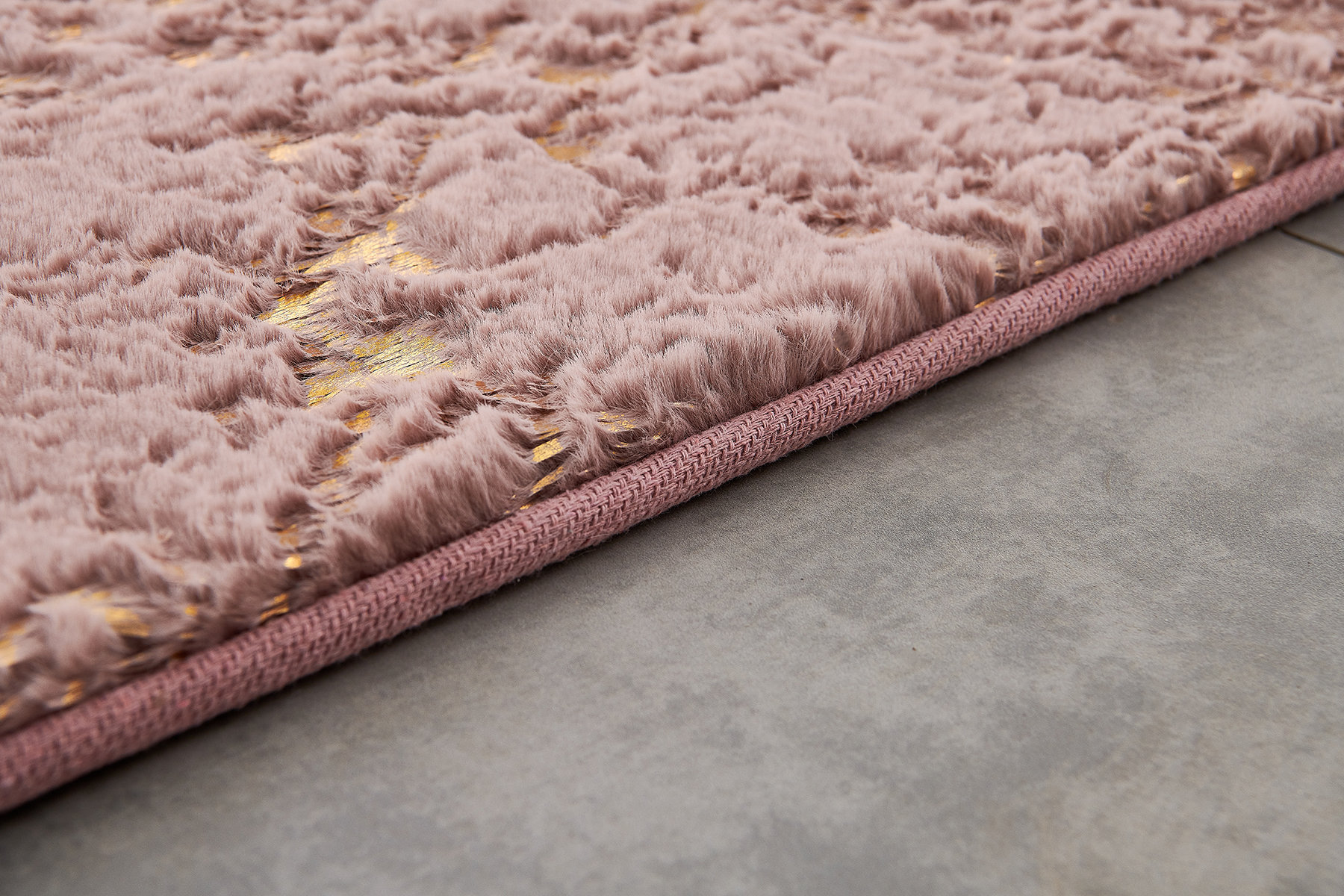 https://assets.wfcdn.com/im/16776822/compr-r85/2483/248305954/johnekins-machine-tufted-pinkbeige-machine-washable-rug.jpg