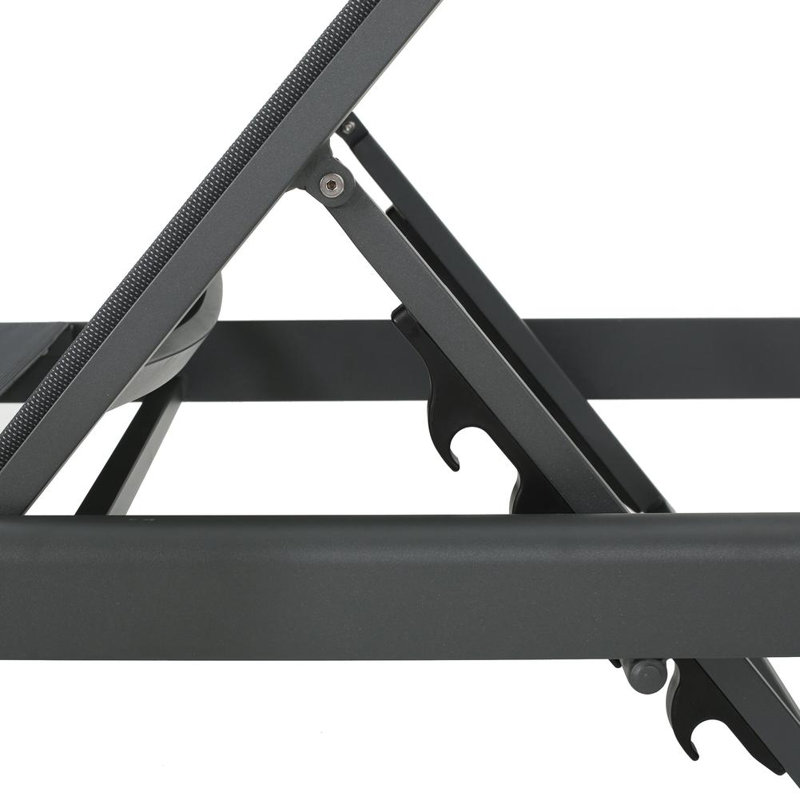 CHAISE LUNGE