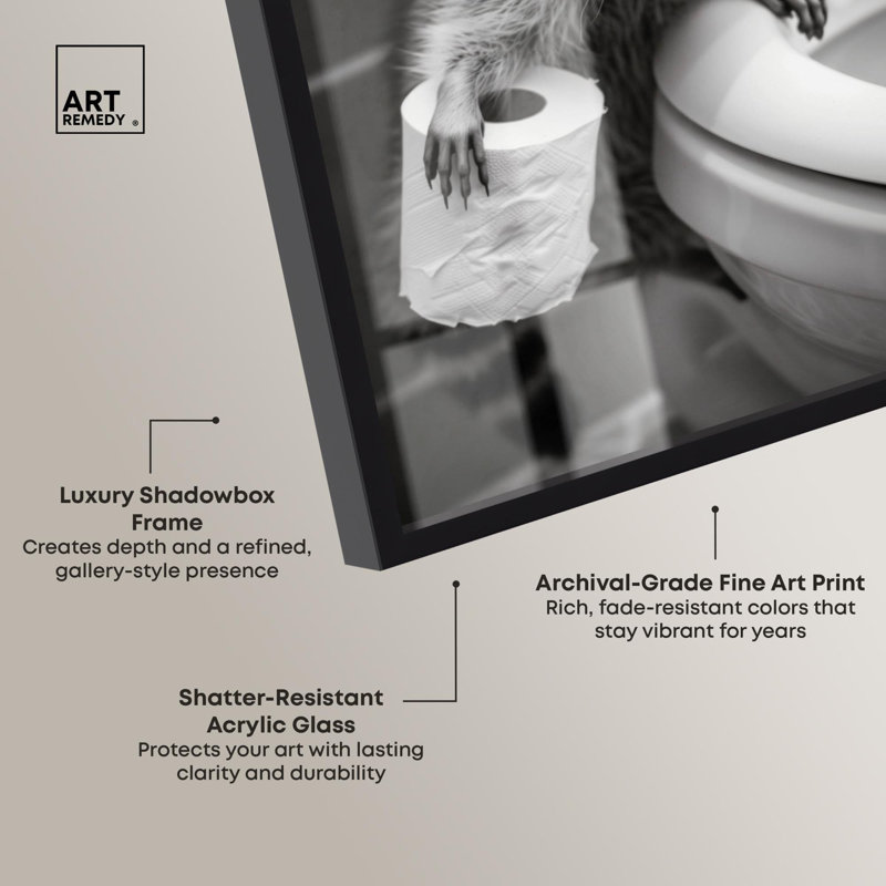«Helper Raccoon Bathroom Decor Shadowbox» par Art Remedy, 16" H x 11" W, Noir