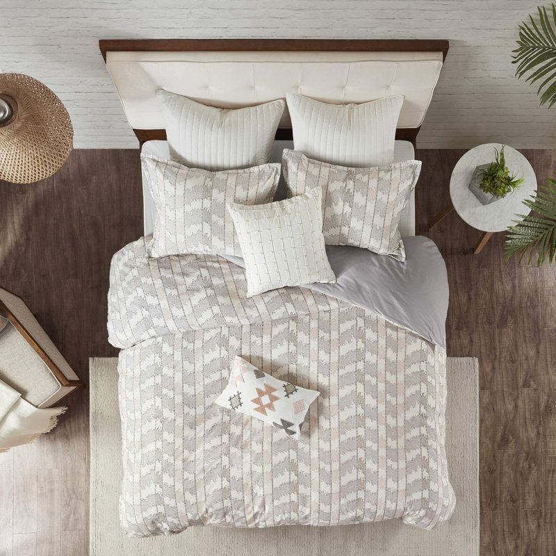 Polyester Chevron / Zig Zag Comforter, Full Comforter + 3 Additional Pieces