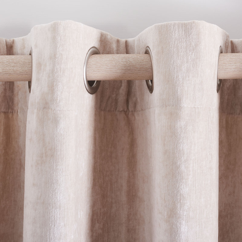 Panneau de rideau simple obscurcissant avec œillets Jeremiah, L 52 po x L 96 po, Beige